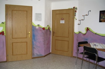 Austria Privát Unterlamm, Esterno